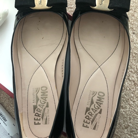 Salvatore Ferragamo Varina Leather Ballet Flats - Picture 4 of 6